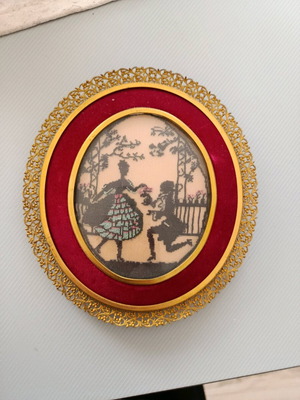 Small embroidery in frame like new