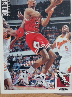 Scottie Pippen Chicago Bulls cards like new, 2 pieces
