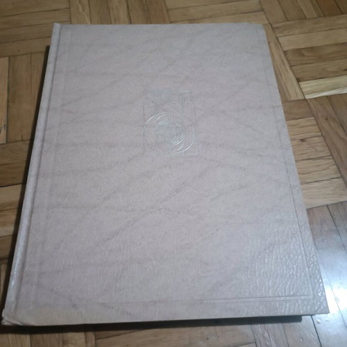 Domi - Pinakothiki like new in excellent condition