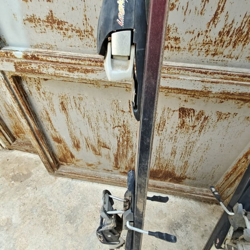 Straight ski equipment used