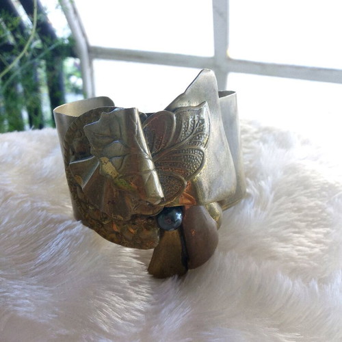 Vintage cuff bracelet handmade, like new, brass with floral designs