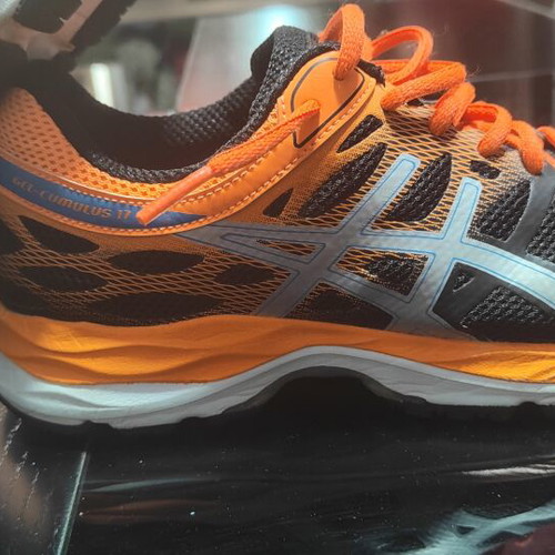 Asics Cumulus 17 running shoes, size 38, black and orange