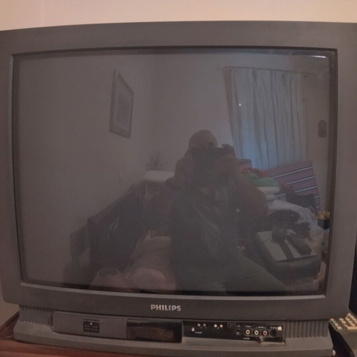 Philips Matchline 30-inch TV used with detachable speakers
