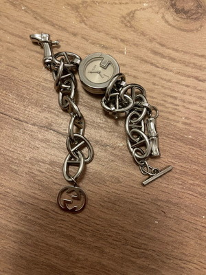 Gucci γυναικείο ρολόι χειρός μοντέλο YA107508 ασημί σαν καινούργιο