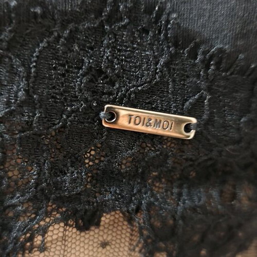 Toi&Moi black spring blouse medium like new with lace