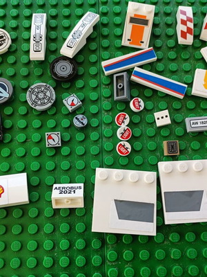 Lego διάφορα διακοσμημένα τουβλάκια