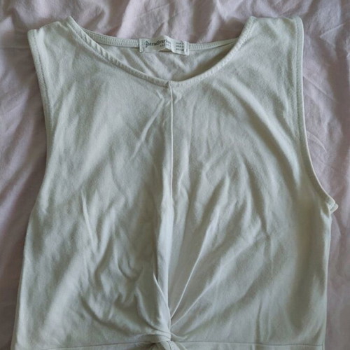 White Stradivarius crop top used with button detail