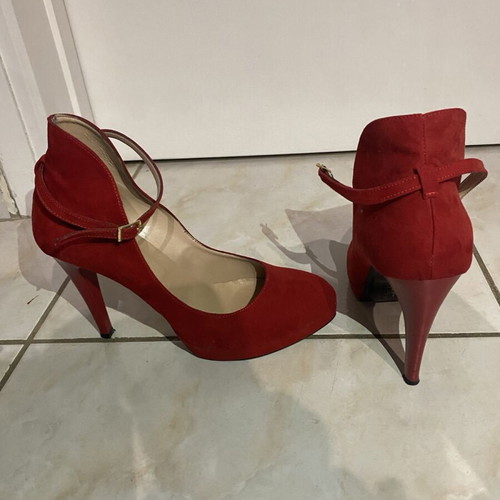 Ellen red pumps used with ankle strap, size 39