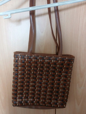 Τσάντα ώμου vintage σε καφέ αποχρώσεις, σαν καινούργιο