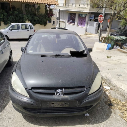 Peugeot 307 1.4cc 2003 used, manual, black, Dunlop tires
