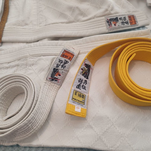 Children's self-defense suit for judo and taekwondo like new with two belts