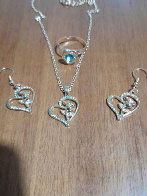 Jewelry set necklace earrings ring new gold-colored