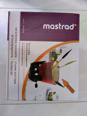 Cast iron fondue set new 1.4lt with forks