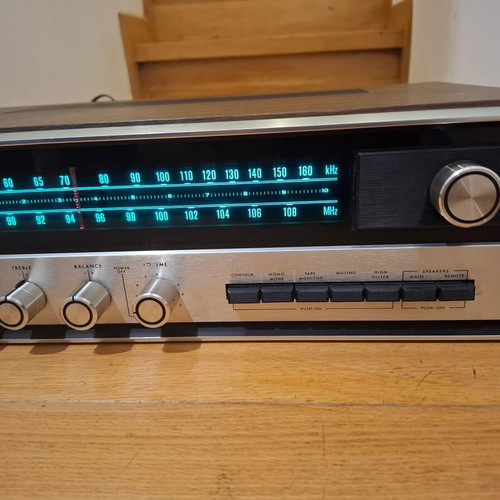 KLH Receiver Model 52 μεταχειρισμένος vintage ενισχυτής Hi-Fi με ξύλινη επένδυση