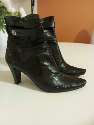 Booties like new, black, sizes 39-40