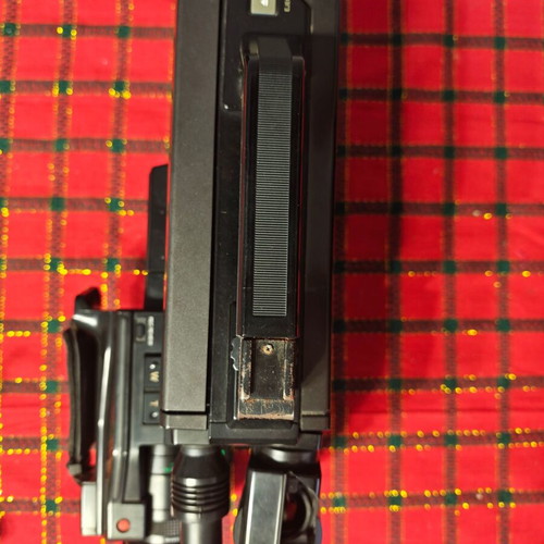 Vintage National M3 Auto Focus VHS Video Camera used with case and accessories