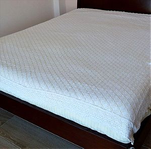 Κουβέρτα - κουβερλί χειροποίητη βελονάκι με δύο ασορτί μαξιλαροθήκες vintage