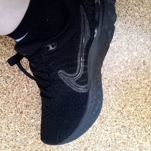 Nike React Infinity Run3 athletic shoes used size 40.5 black