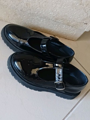 Shoes No 32 like new, comfortable with rubber sole