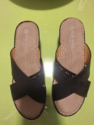 Alta Moda black platform sandals shoes like new, size 39