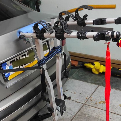 Bicycle Rack for Tow Bar like new, holds four bikes