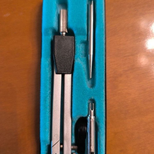 Compass with all accessories like new
