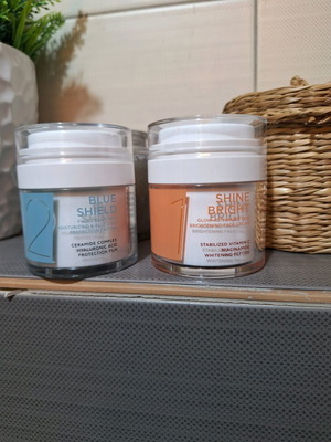 Bee Factor creams new, set of 2