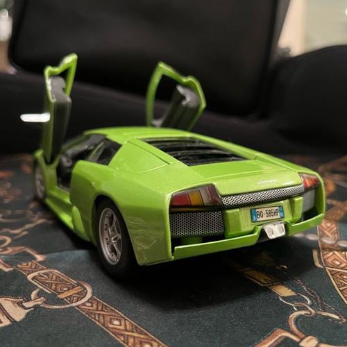 Lamborghini green 1:24 like new