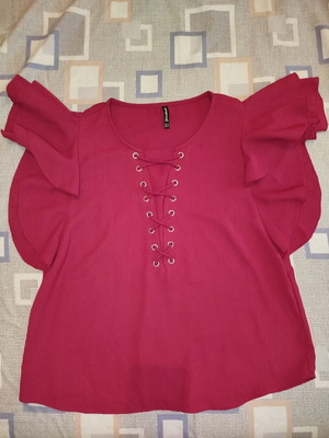 Stradivarius burgundy blouse with ruffle sleeves size M like new