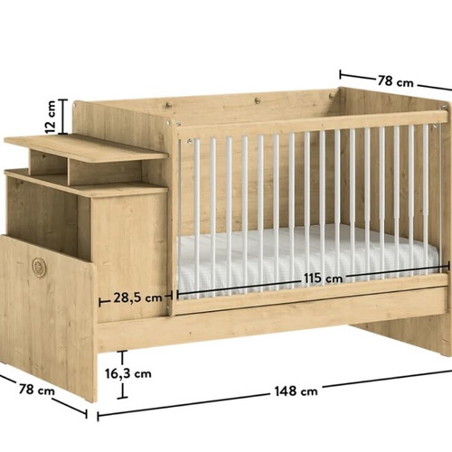 Multifunctional crib bed like new with extra mattress and desk