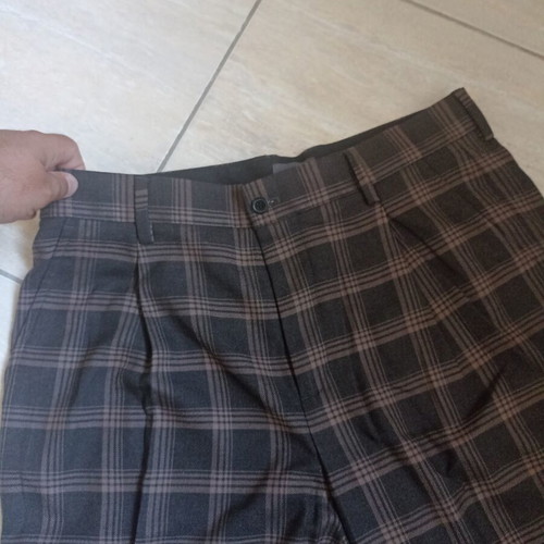 H&M pants like new, size 33, brown checkered