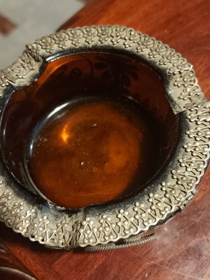 Gianniotiko handmade ashtray like new with metal base