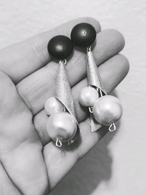 Handmade stud earrings like new, black and white