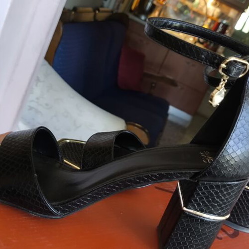Exe Rakel-842 women's leather sandals like new, black, high heel