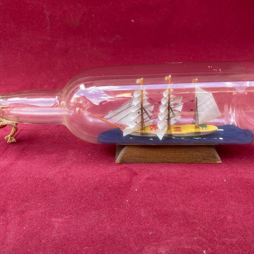 Decorative bottle with ship like new