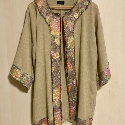 Kimono Intro costume new, beige with multicolor floral trims