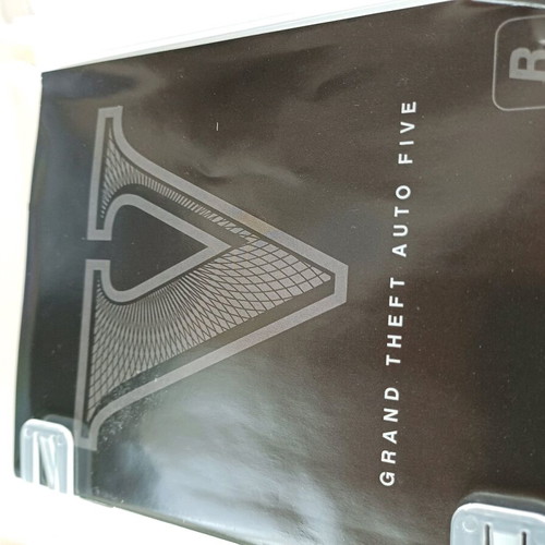 Grand Theft Auto 5 like new with booklet