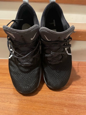 Nike trail running shoes size 44.5 like new, black and white