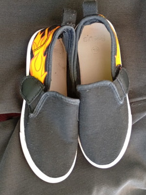 Black canvas shoes with flame design size 30 like new
