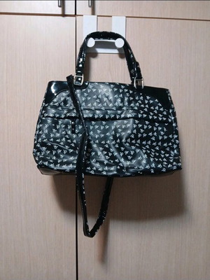 Rocco Barocco shoulder and hand bag like new, black and white