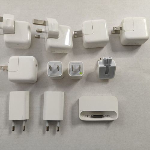 Apple διάφορα αξεσουάρ μεταχειρισμένα, σετ με καλώδια, ακουστικά και κουτιά