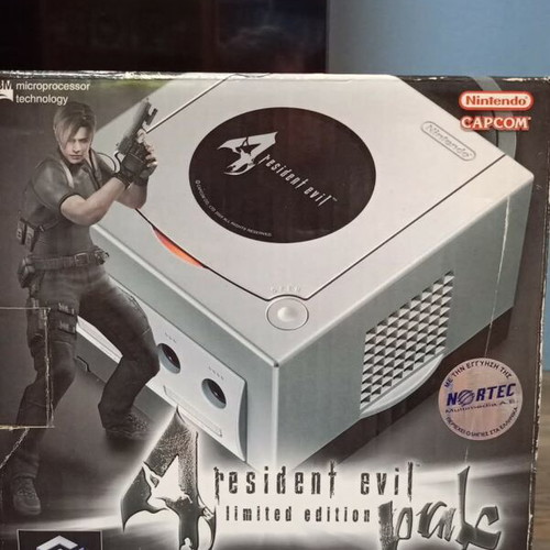 Nintendo GameCube Resident Evil 4 Limited Edition complete console