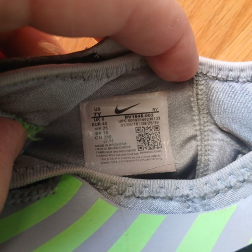 Nike slip-on athletic shoes used, size 40, gray and green