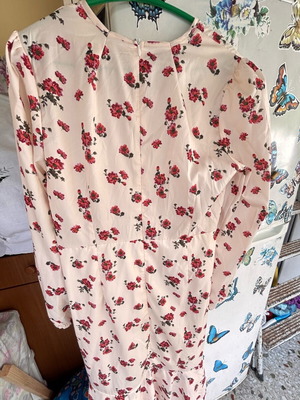 Long dress with rose pattern, size small medium, like new