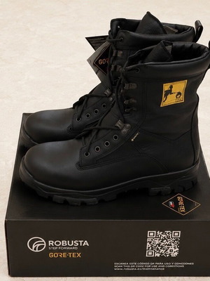 Robusta boots new, size 43