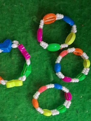 Vintage 90's bracelets like new