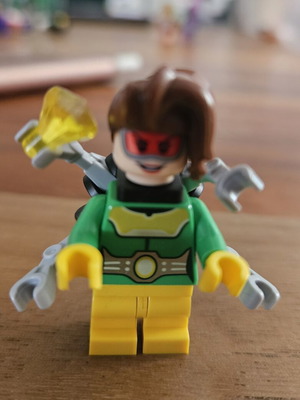 Lego Marvel Super Heroes Lady Octopus minifigure like new