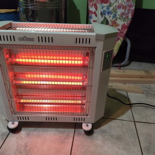 Universe space heater new condition