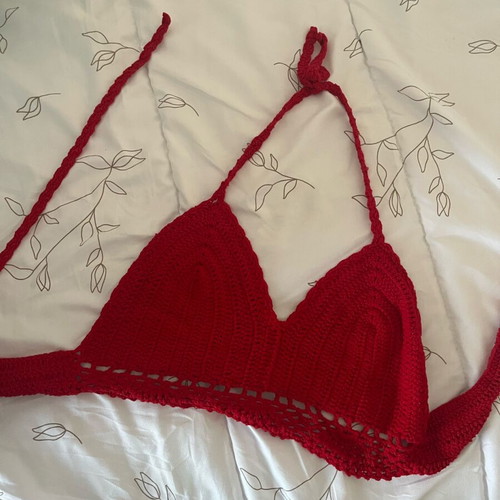Red knitted top new, ties at neck and back
