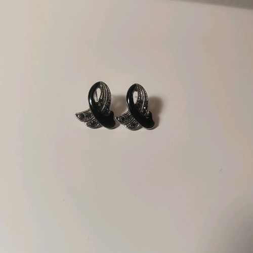 Earrings like new for chic looks, black and silver